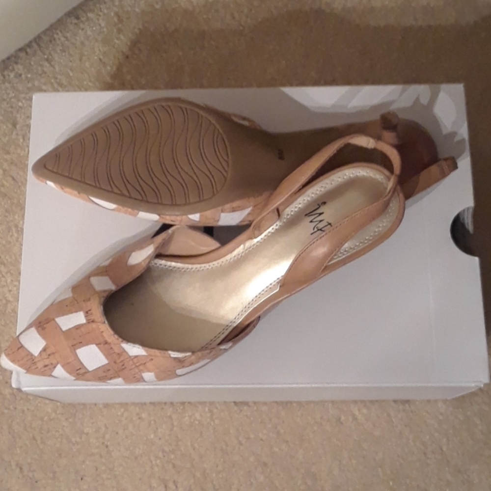 heel - Picture 2 of 2